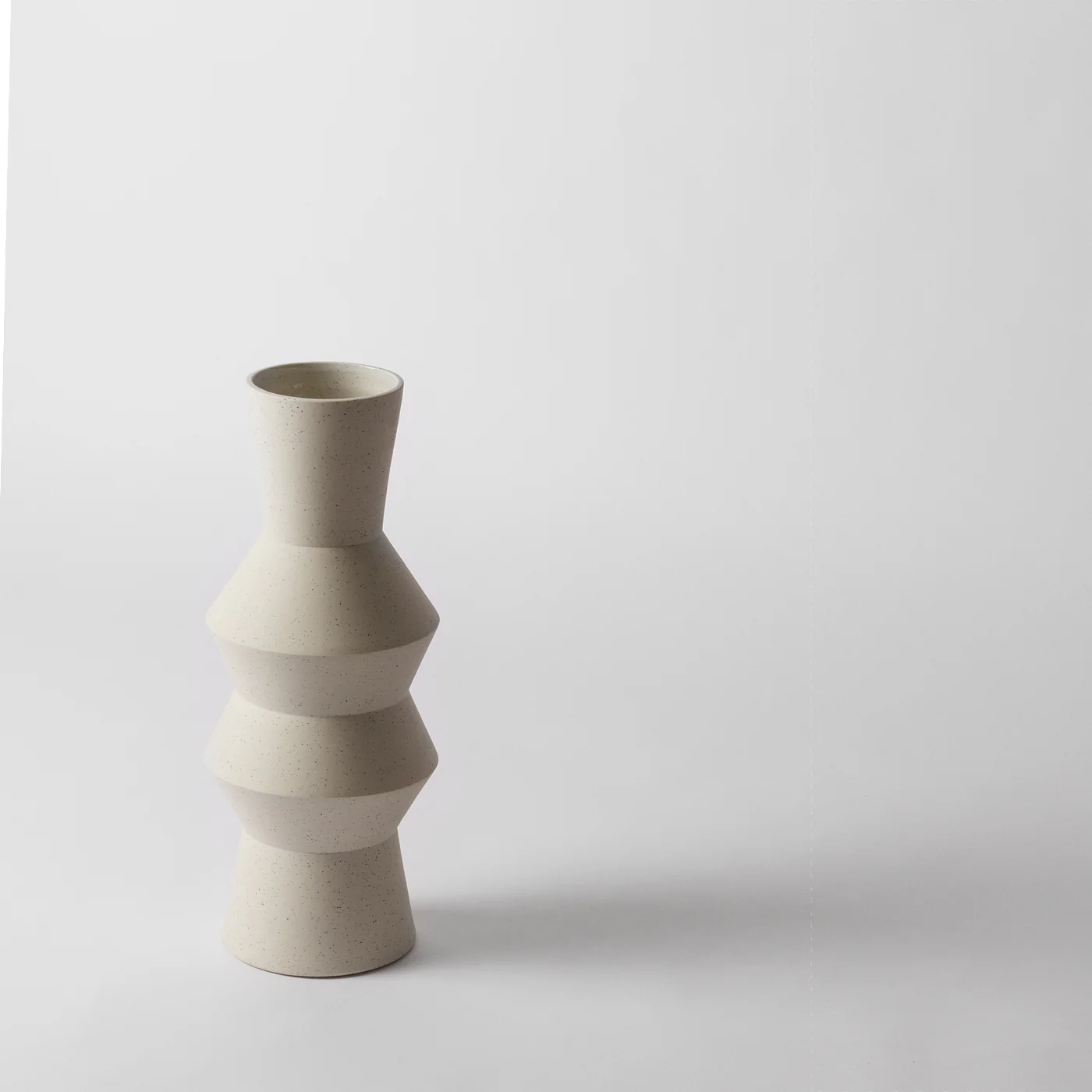 Flekk Angular Vase, L - Image 4