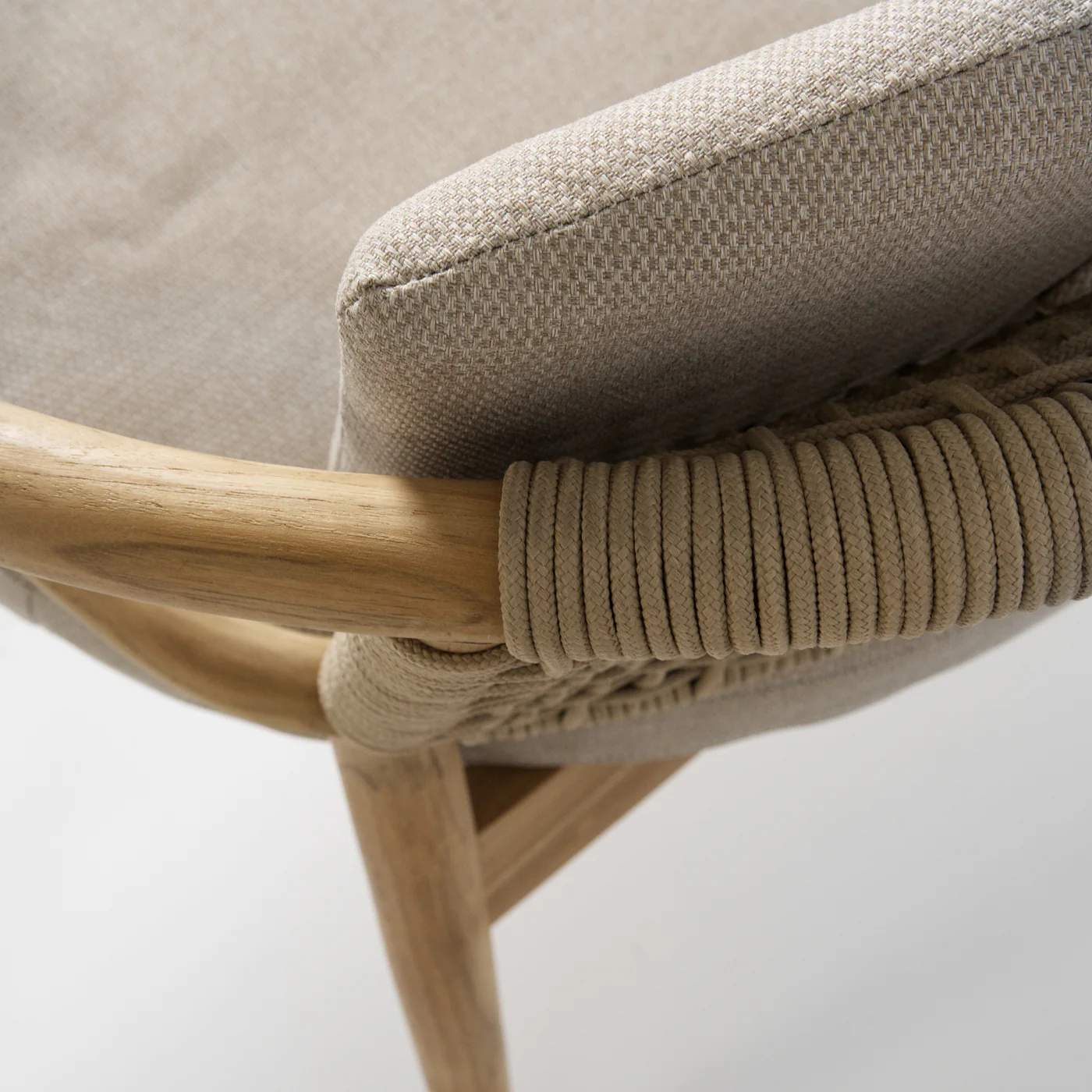 Hugge Outdoor Sofa - Image 8