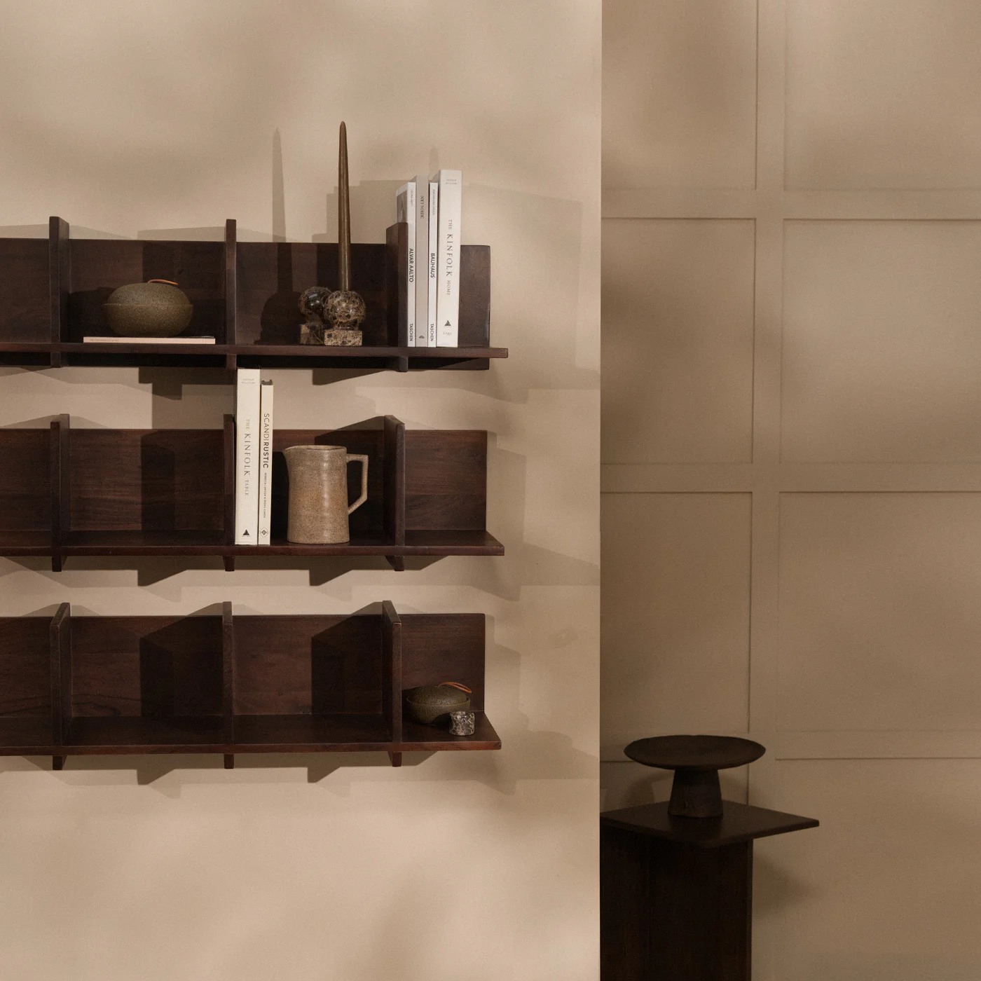 Kubic Walnut Shelf