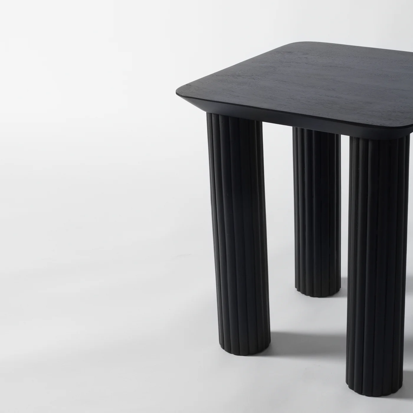 Larsen Ribbed Side Table Black - Image 4