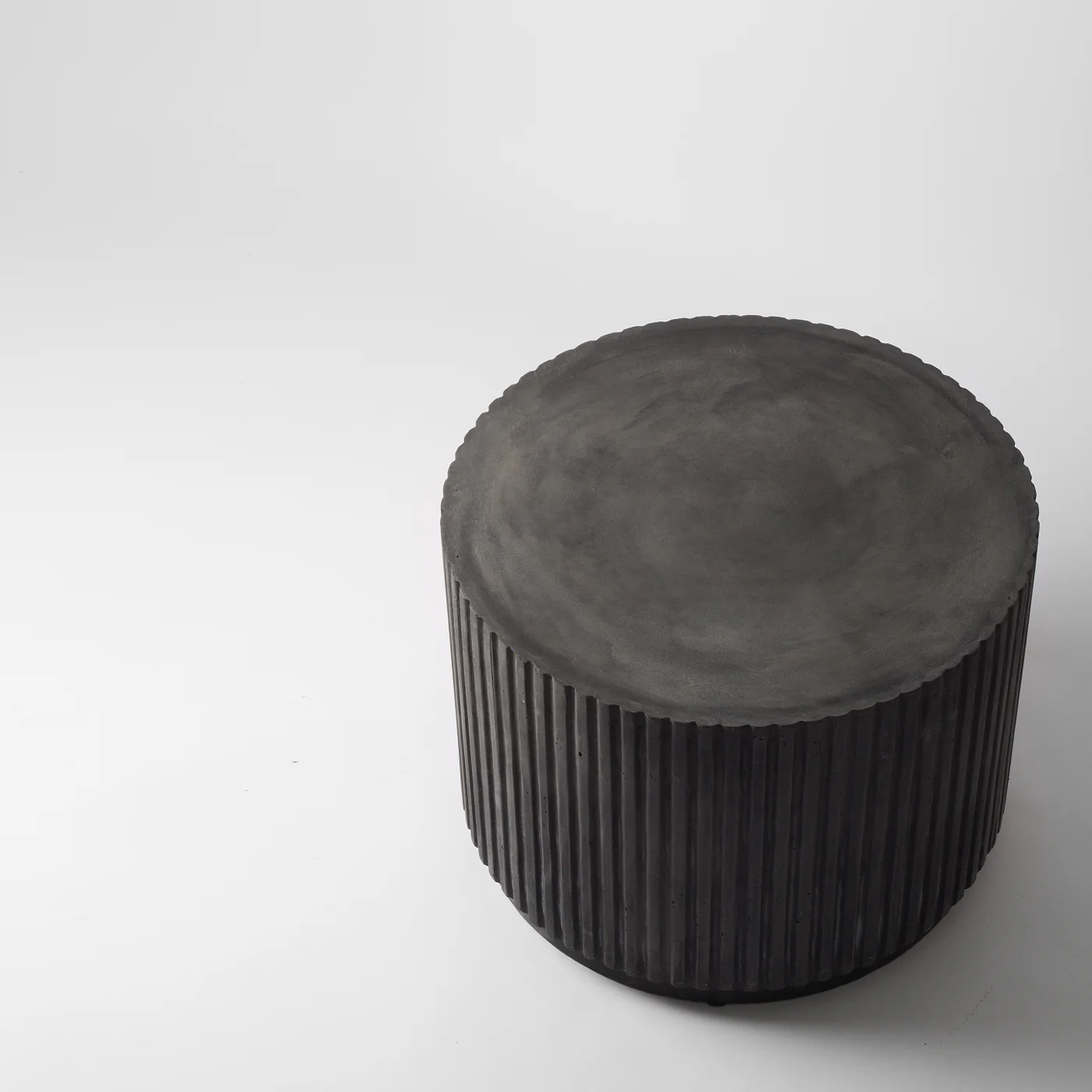 Skalep Charcoal Grey Side Table - Image 4