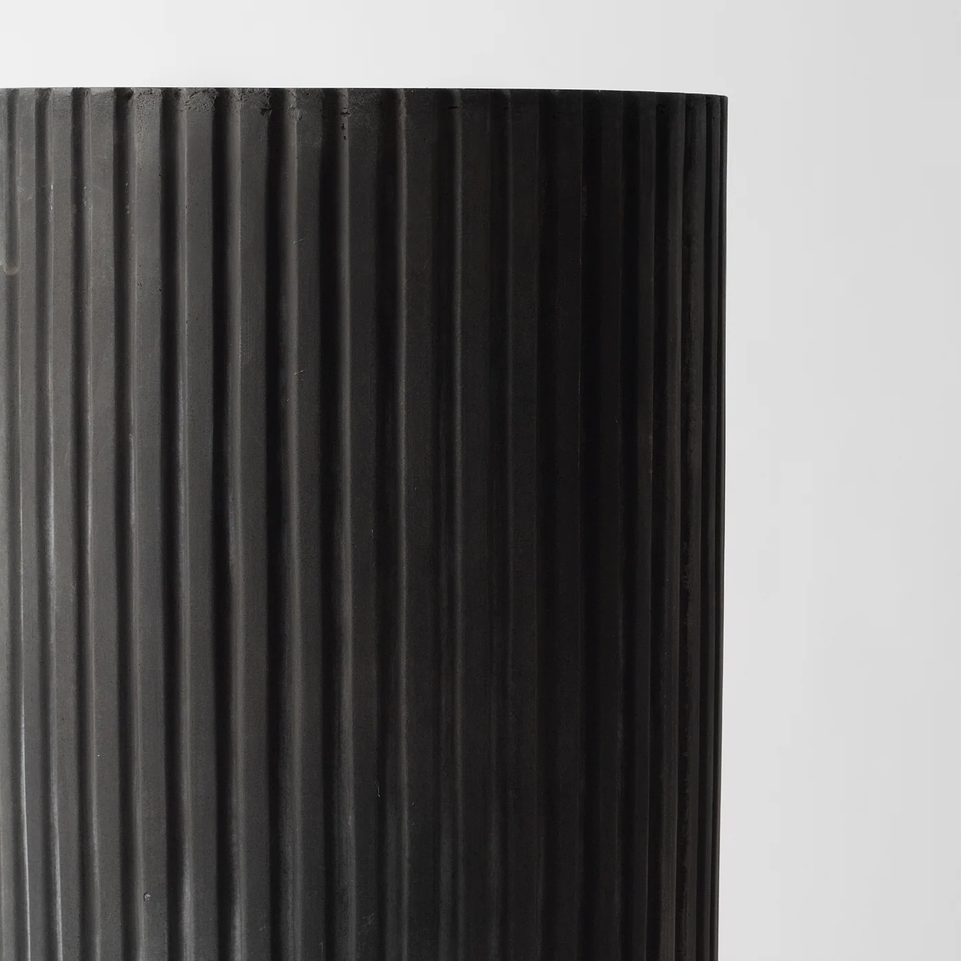 Skalep Charcoal Plinth - Image 3