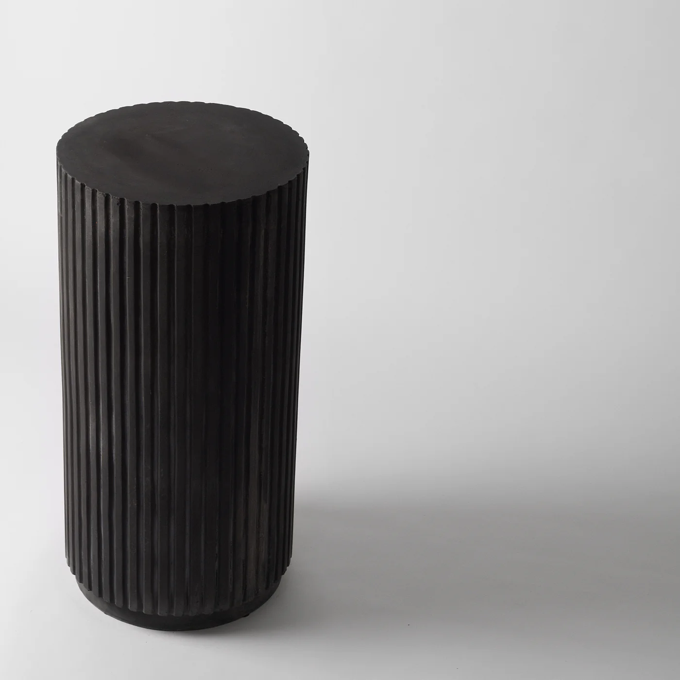 Skalep Charcoal Plinth - Image 4