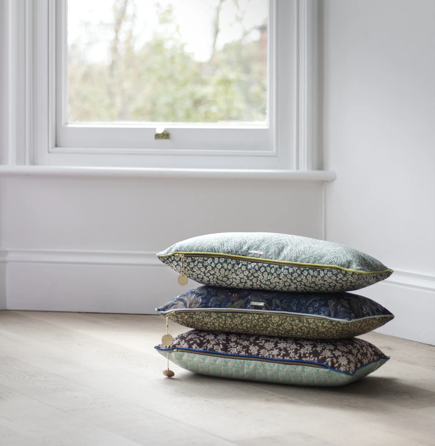 Tallus Vintage Floral Cushion - Image 2