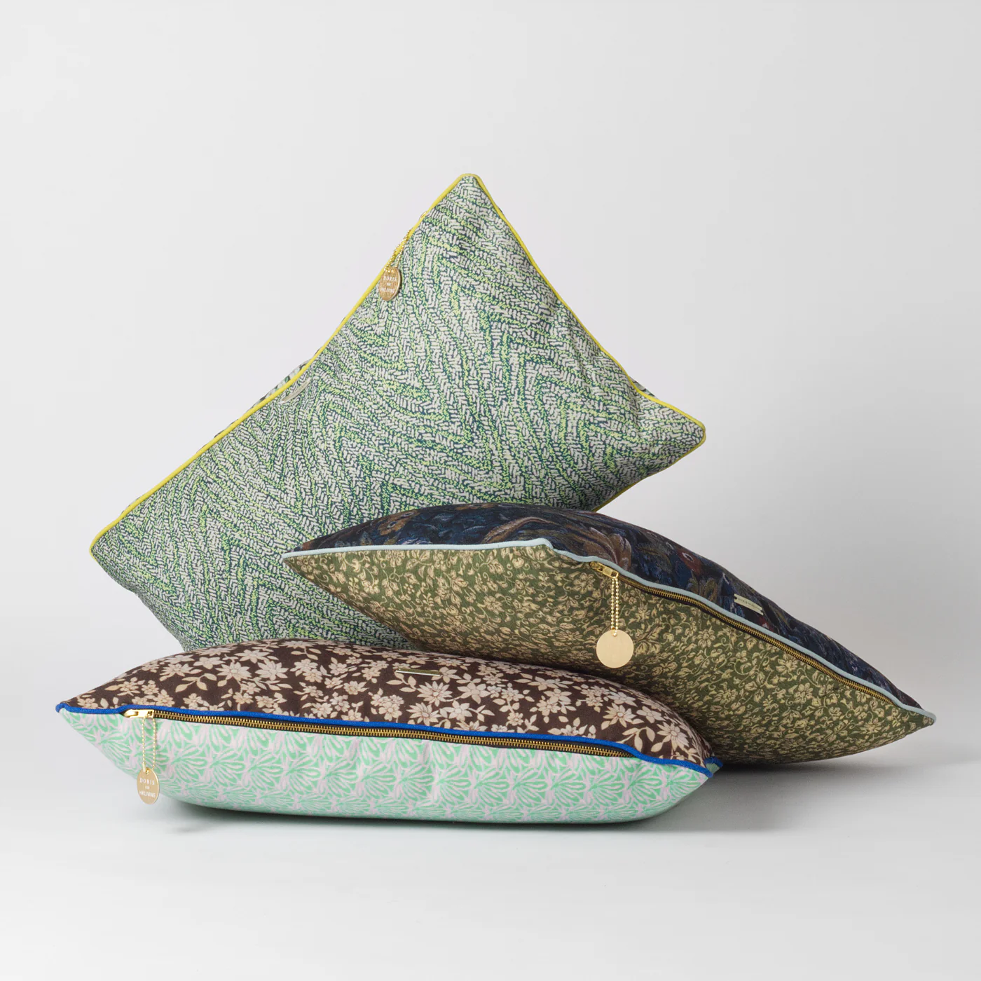 Tallus Vintage Floral Cushion - Image 5