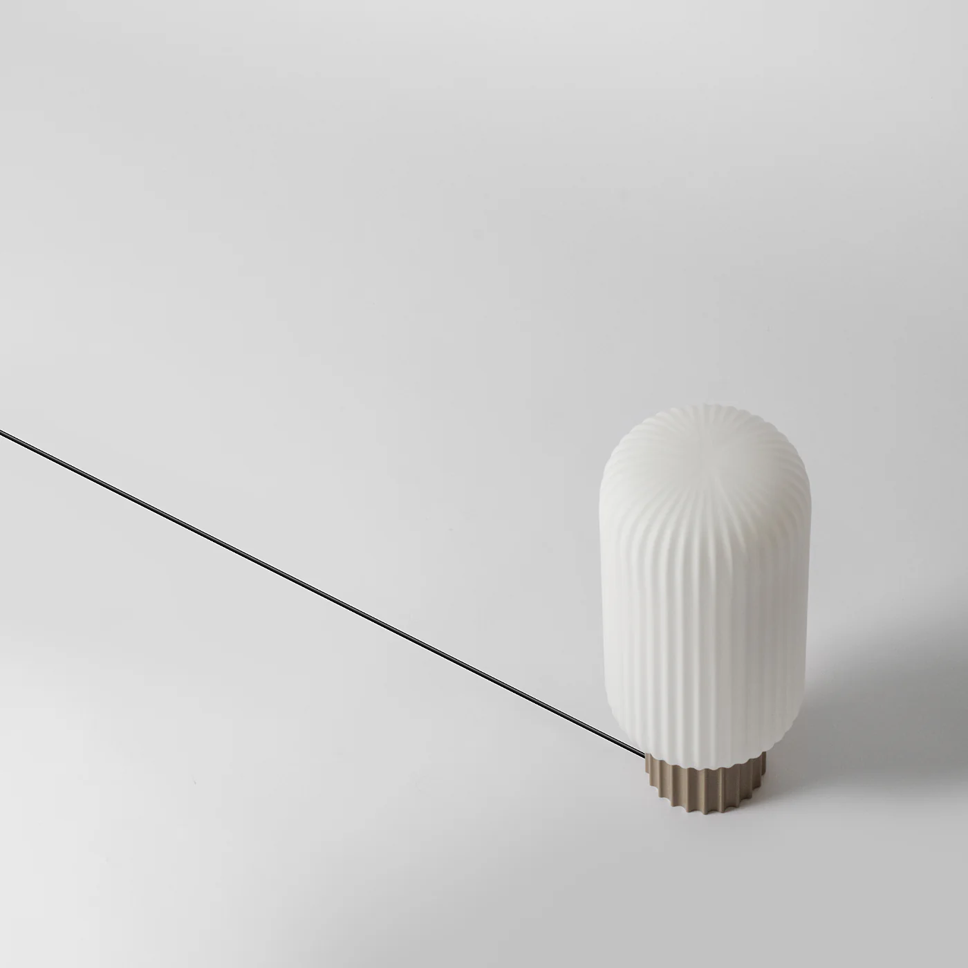 Tuva White Glass Table Lamp - Image 3